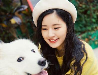 娱乐简短新闻 赵露思图片,甜美笑容引网友热议